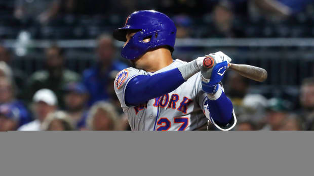 The New York Mets are calling up top prospect Mark Vientos.